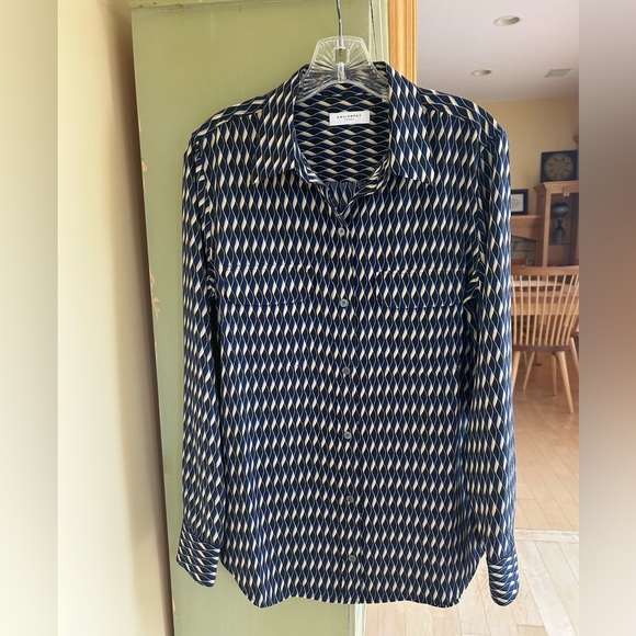 Equipment Femme Women’s Blue/Black/Beige Patterned Button Down Blouse, Size Med - Picture 1 of 13